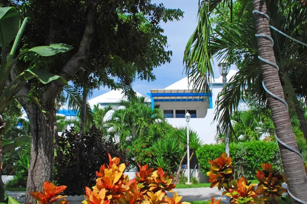 Perfect Island Retreat At Paradise Island Beach Club Villas