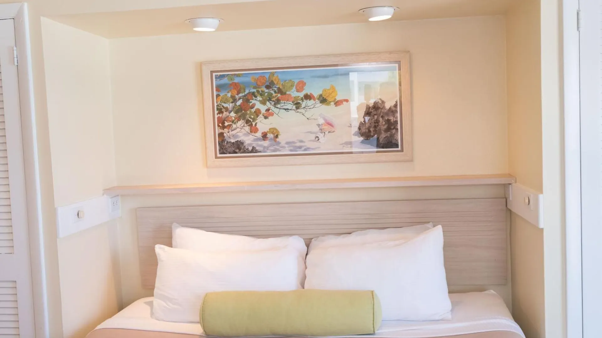 Perfect Island Retreat At Paradise Island Beach Club Villas