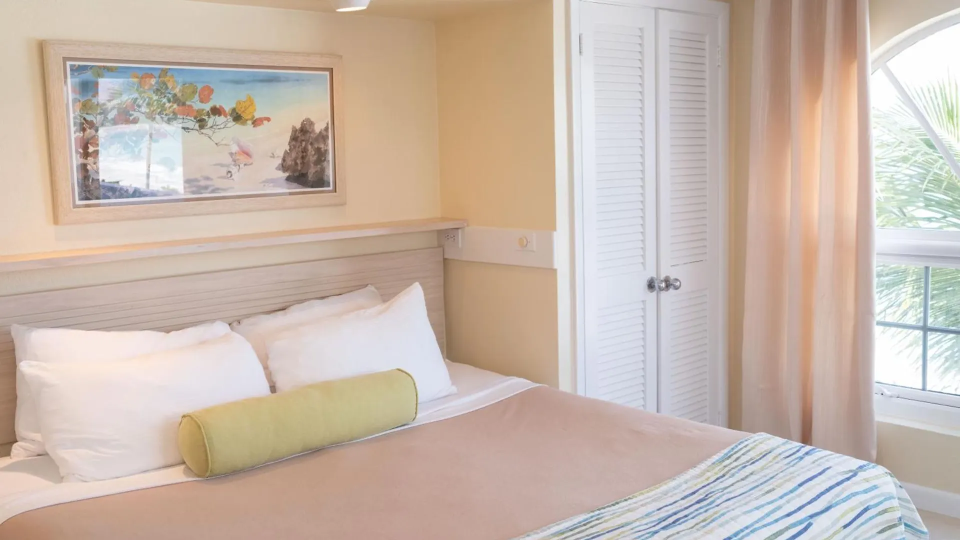 Perfect Island Retreat At Paradise Island Beach Club Villas