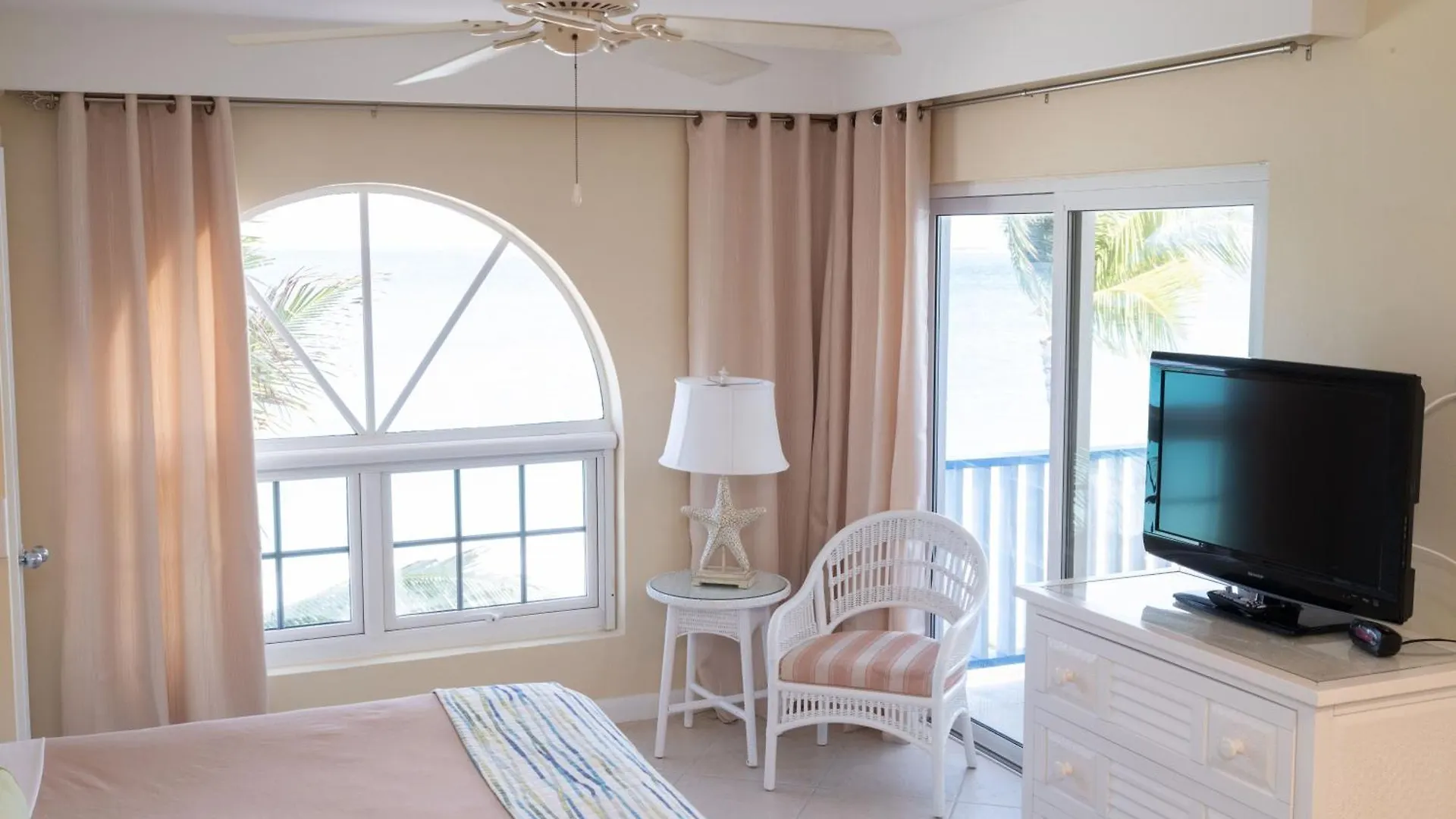 Perfect Island Retreat At Paradise Island Beach Club Villas 0*,